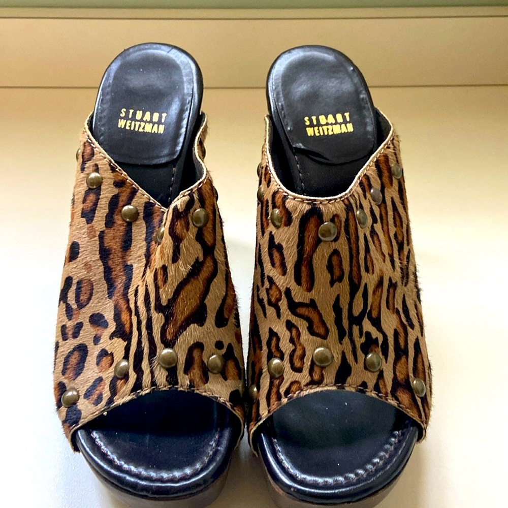 Stuart Weizman Wooden heels leopard print